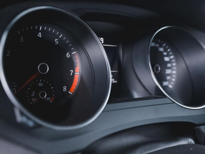 Volkswagen Jetta 1.6 MPI MT (105 л. с.)