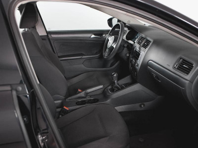 Volkswagen Jetta 1.6 MT (105 л. с.)