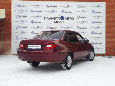 Daewoo Nexia 1.5 MT (80 л. с.)