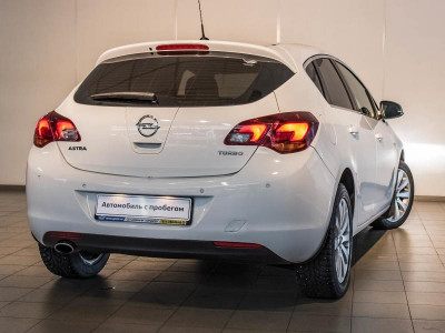 Opel Astra 1.4 Turbo AT (140 л. с.)