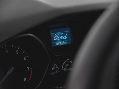 Ford Focus Хетчбэк 1.6 Ti-VCT MT (105 л. с.)