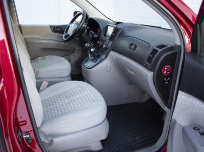 Kia Carnival 2.7 AT (189 л.с.)