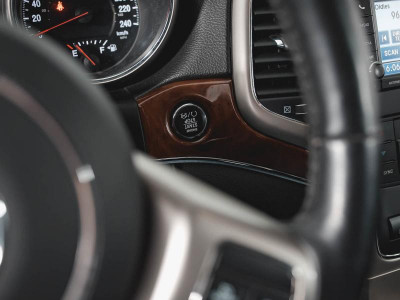 Jeep GRAND CHEROKEE 3.6 AT (286 л. с.)