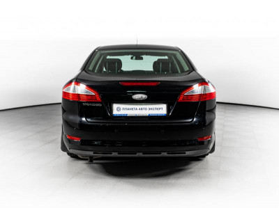 Ford Mondeo 1.6 MT (125 л. с.)