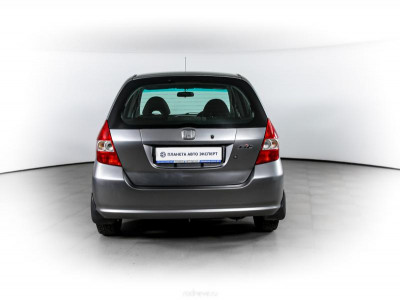 Honda Fit 1.3 CVT (86 л. с.)