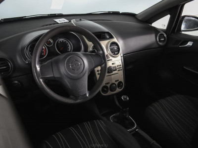 Opel Corsa 1.0 MT (60 л. с.)
