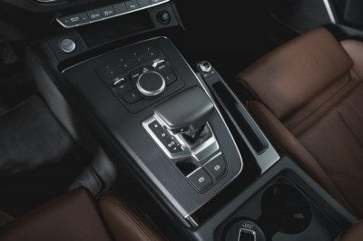 Audi Q5 2.0 TFSI S tronic quattro (249 л.с.)