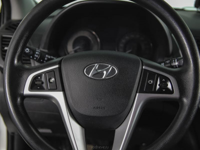 Hyundai Solaris 1.4 MT (107 л. с.)