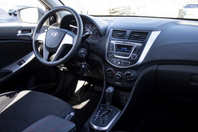 Hyundai Solaris 1.4 AT (107 л. с.)
