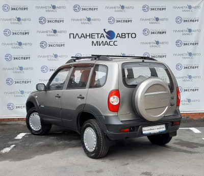 Chevrolet niva Niva 1.7 MT (79,6 л. с.)