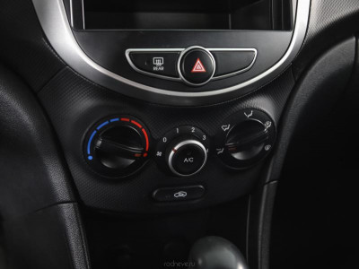 Hyundai Solaris Хетчбек 1.4 AT (107 л. с.)