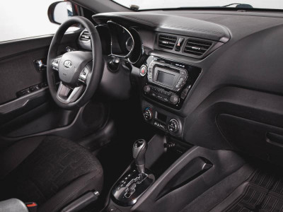 Kia Rio 1.6 AT (123 л. с.)