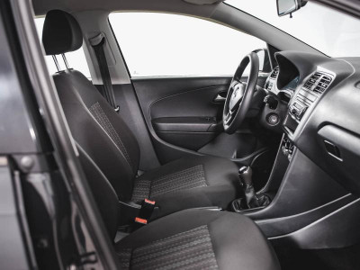 Volkswagen Polo 1.6 MPI MT (110 л. с.)
