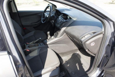 Ford Focus 1.6 MT (105 л. с.)