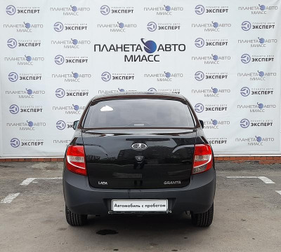LADA Granta седан 1.6 MT 8кл (82 л. с.)