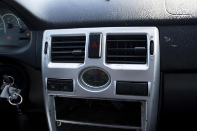 LADA 2112 1.6 MT (89 л. с.)