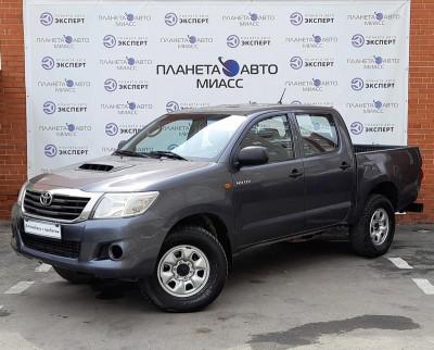 Toyota Hilux 2.5D MT Turbo AWD (144 л. с.)