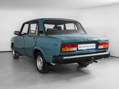 LADA 2107 1.6 MT (75 л. с.)