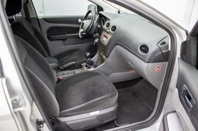 Ford Focus 1.8 MT (125 л. с.)