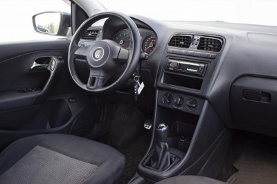 Volkswagen Polo 1.6 MT (105 л. с.)