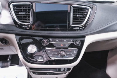 Chrysler Pacifica 3.6 AT (279 л.с.)