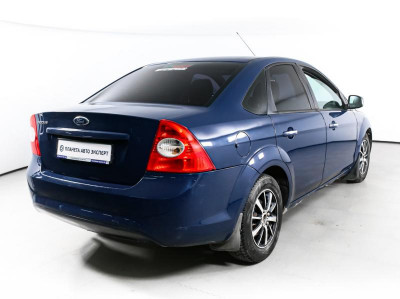 Ford Focus 1.6 MT (100 л. с.)