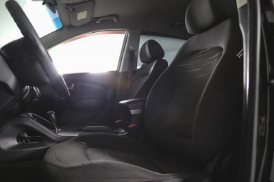 Hyundai ix35 2.0 AT 2WD (150 л. с.)
