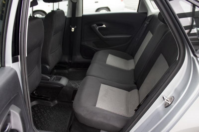 Volkswagen Polo 1.6 Tiptronic (105 л. с.)