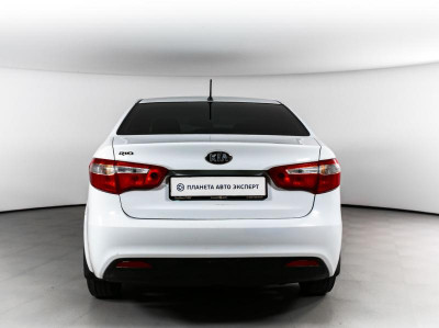 Kia Rio 1.6 MT (123 л. с.)