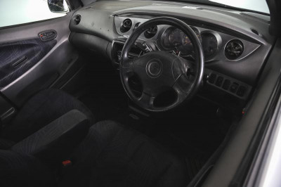 Daihatsu YRV 1.3 AT (90 л. с.)