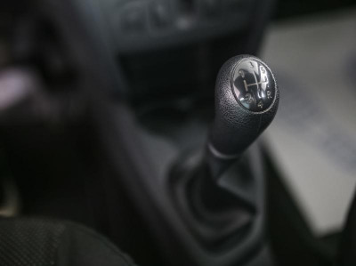 Renault Logan 1.6 MT (82 л. с.)