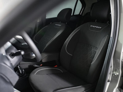 Renault Logan Stepway 1.6 AT (102 л.с.)