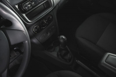 Renault Sandero 1.6 MT (82 л. с.)