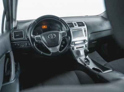 Toyota Avensis 1.8 CVT (147 л. с.)