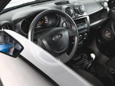 LADA Granta седан 1.6 MT 8кл (87 л. с.)