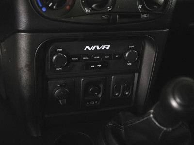 LADA Niva 1.7 MT (79,6 л. с.)