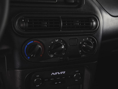 LADA Niva 1.7 MT (79,6 л. с.)