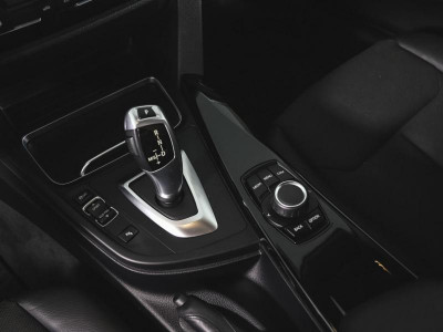 BMW 3 серия 320i AT (184 л. с.)