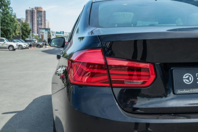 BMW 3 серия 320i AT (184 л. с.)