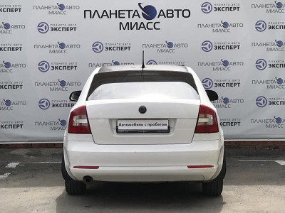 ŠKODA Octavia 1.6 MPI MT (102 л. с.)
