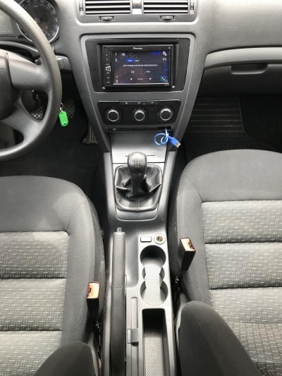 ŠKODA Octavia 1.6 MPI MT (102 л. с.)