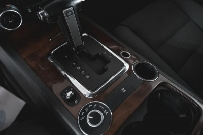 Volkswagen Touareg 3.0d AT (224 л.с.) 4WD