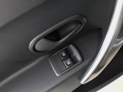 Renault Sandero 1.6 MT (82 л. с.)