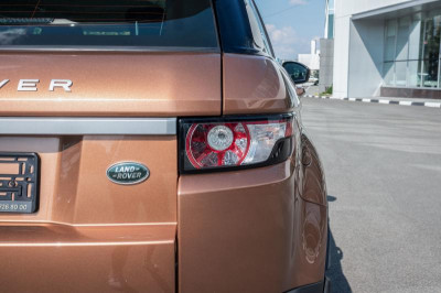Land Rover Range Rover Evoque 2.2 TD4 9AT (150 л. с.)
