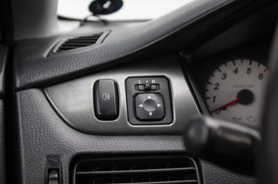 Mitsubishi Lancer 1.6 MT (98 л.с.)
