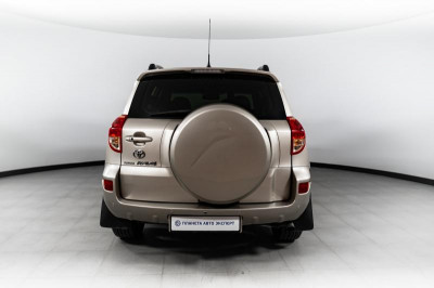 Toyota RAV4 2.0 AT (152 л.с.) 4WD