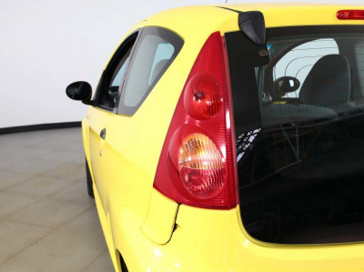 Peugeot 107 1.0 MT (68 л. с.)