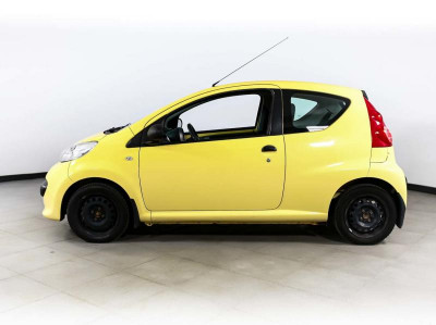 Peugeot 107 1.0 MT (68 л. с.)