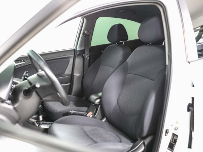 Hyundai Solaris 1.6 AT (123 л. с.)