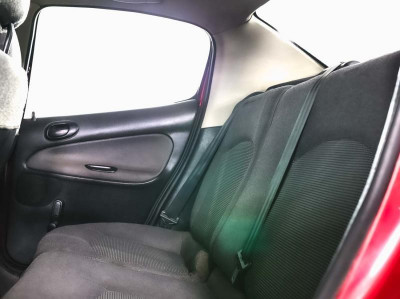 Peugeot 206 1.4 MT (75 л. с.)